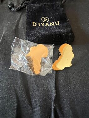 D'Iyanu gold toned earrings